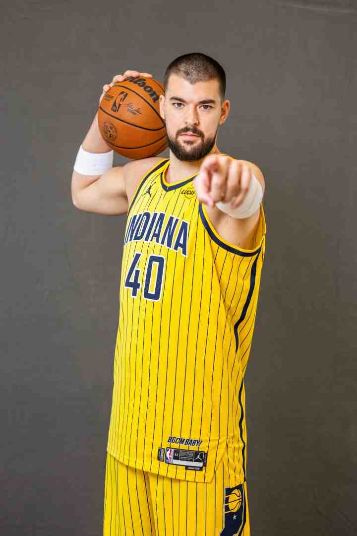 步行者助教:祖巴茨与哈利伯顿的挡拆相比他与哈登的挡拆完全不同